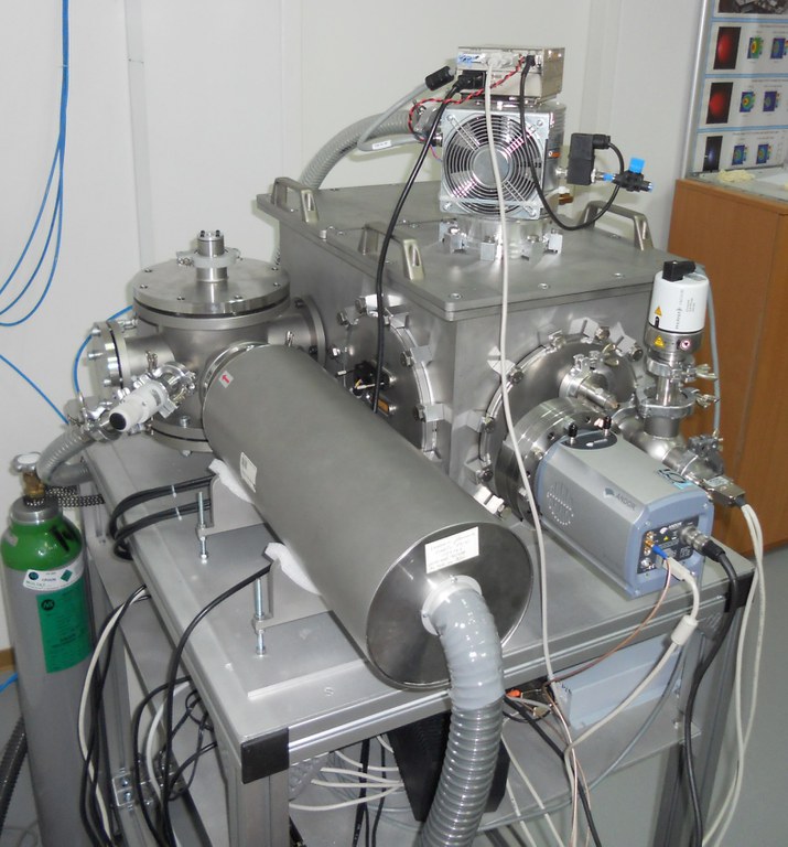 EUV microscope with a 48 nm spatial resolution.